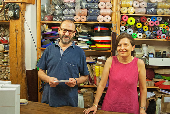 Co-owner Jesús Hernanz with a staff member